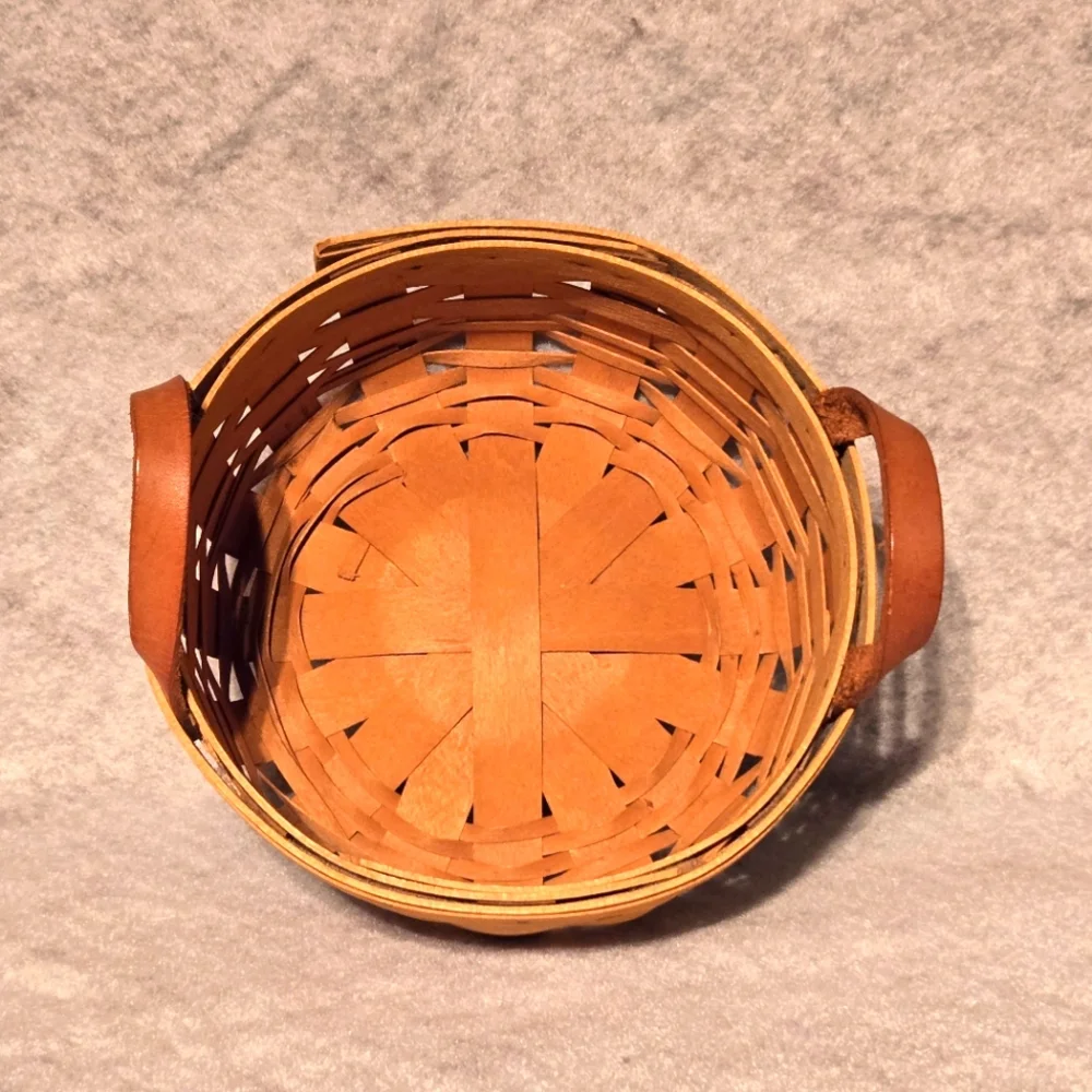 LONGABERGER 1999 Round Darning Basket Handwoven Storage w Dual Leather Handles